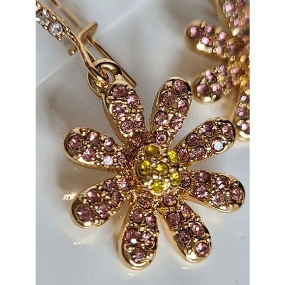 🌸 BETSEY JOHNSON Daisy Flower Shepherd Hook Pink Crystal Dangle Earrings NEW - Picture 7 of 14
